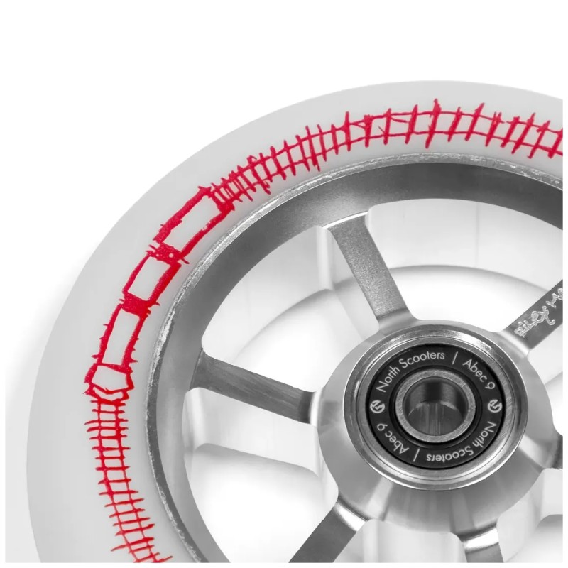 Kolečko NORTH Riley Maltais Signature 110x24mm | 88A | ABEC-9 | SILVER-WHITE